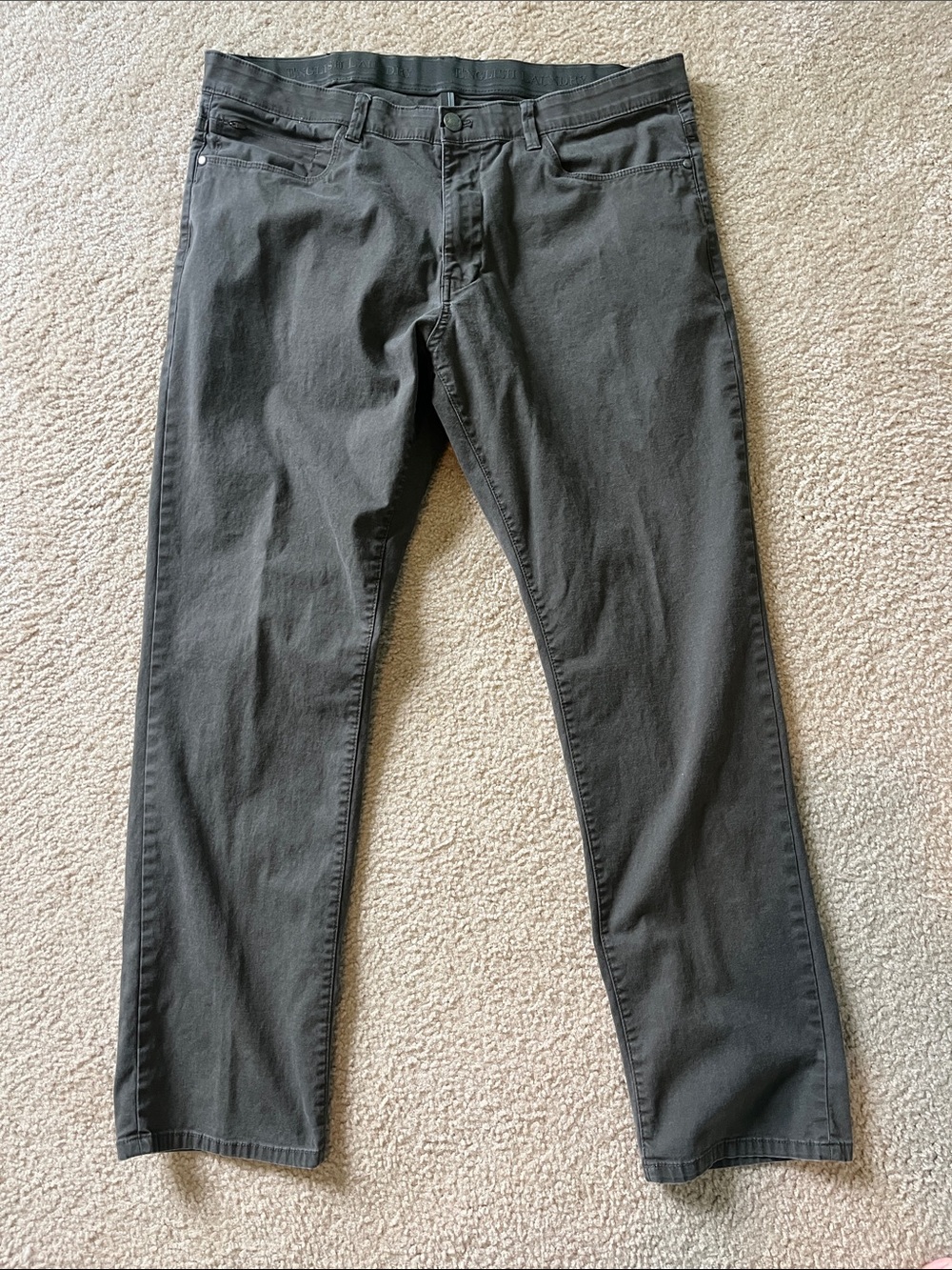 English Laundry Men's Straight Chinos in Charcoal